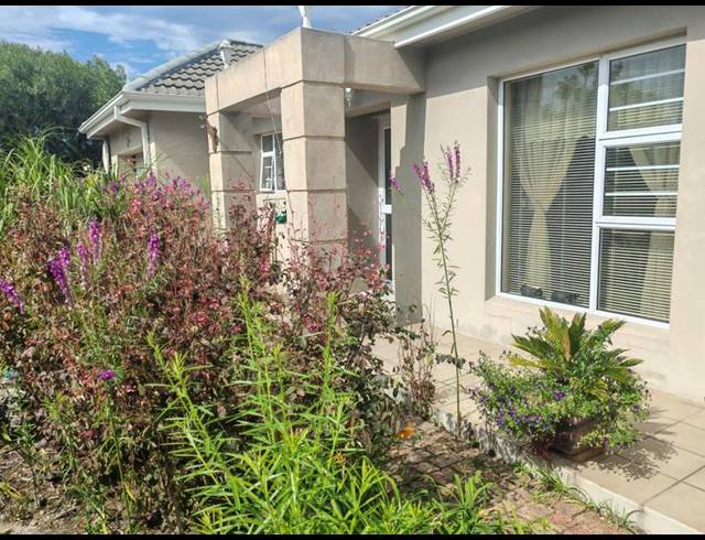 2 BEDROOM HOUSE FOR SALE IN SANDBAAI